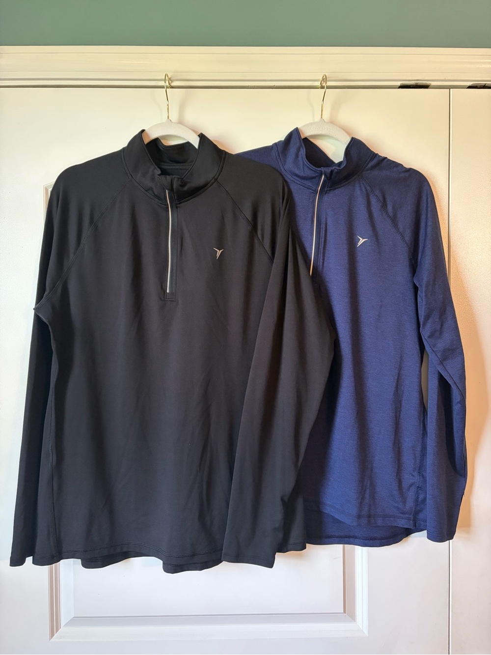 Men's Old Navy Active Athletic Quarter-Zip Tops - Black & Navy